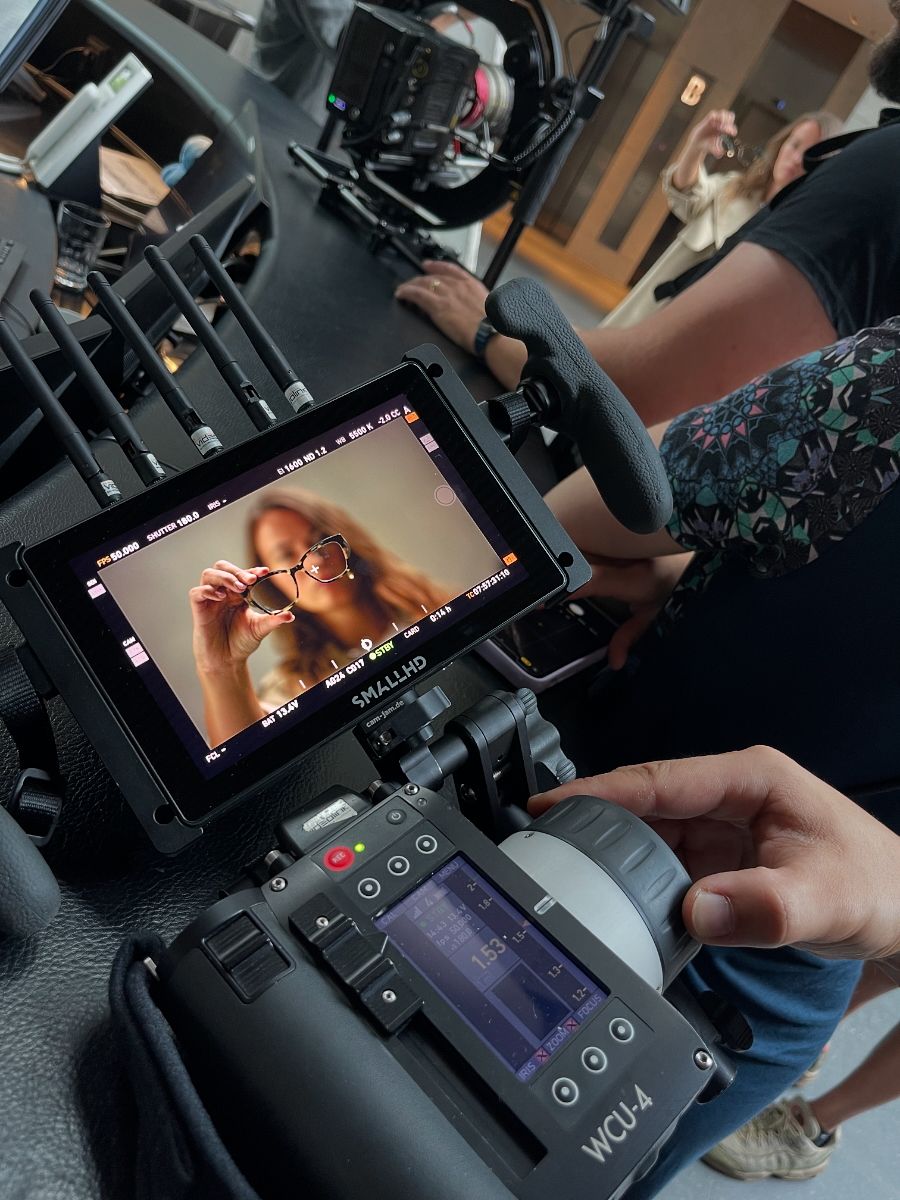 Kamera-Monitor am Werbefilm-Set